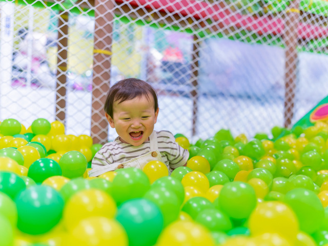 子どもと楽しむ石川県の室内遊び場・レジャー施設9選|2025年最新