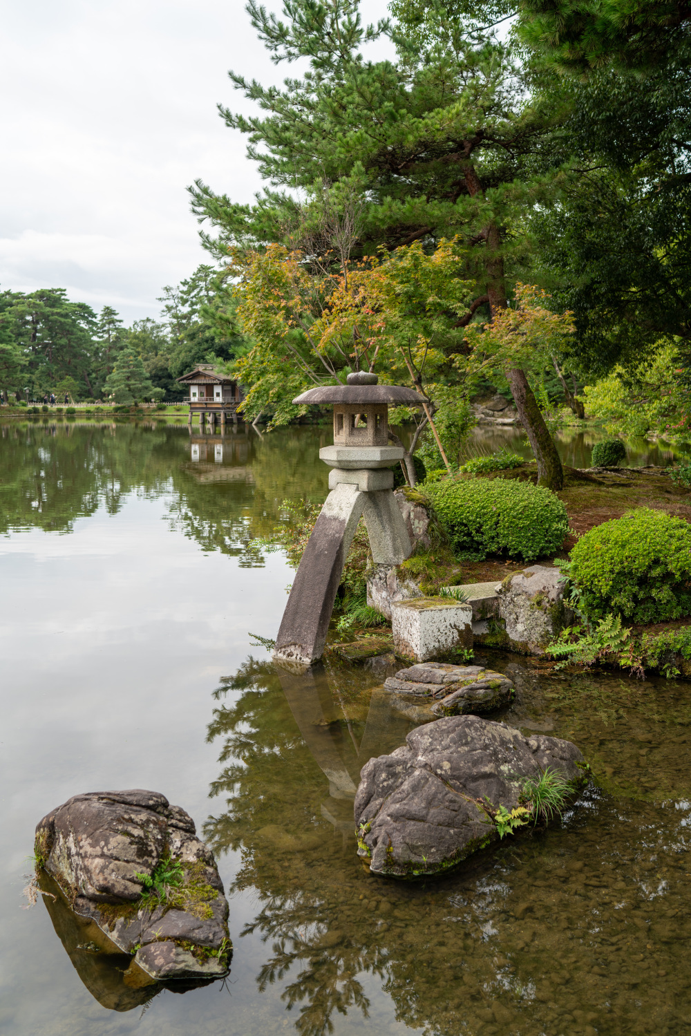 兼六園　徽軫灯籠　　