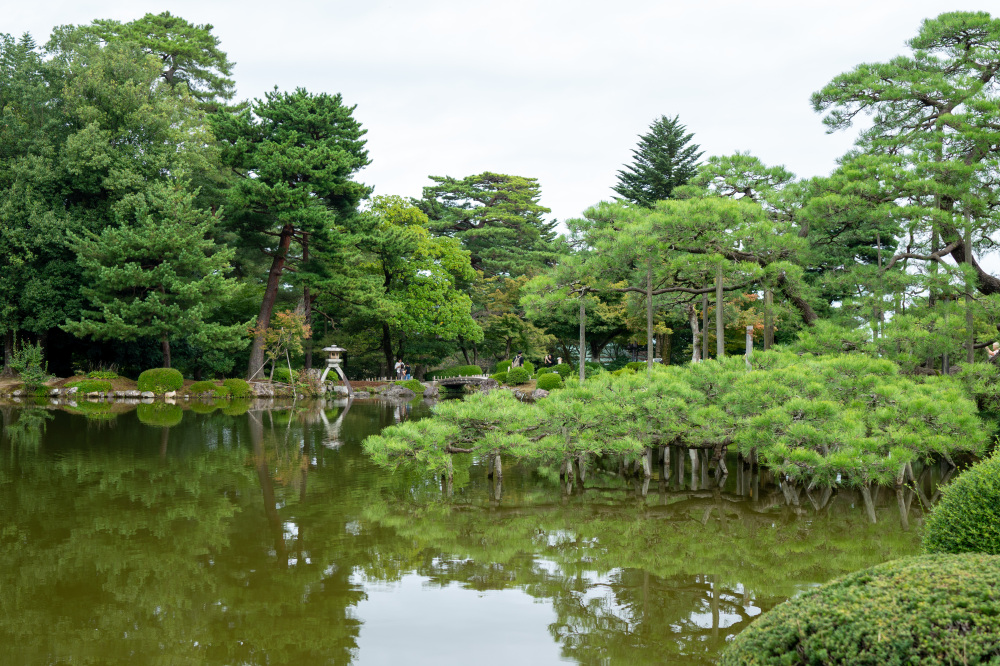 兼六園　徽軫灯籠　