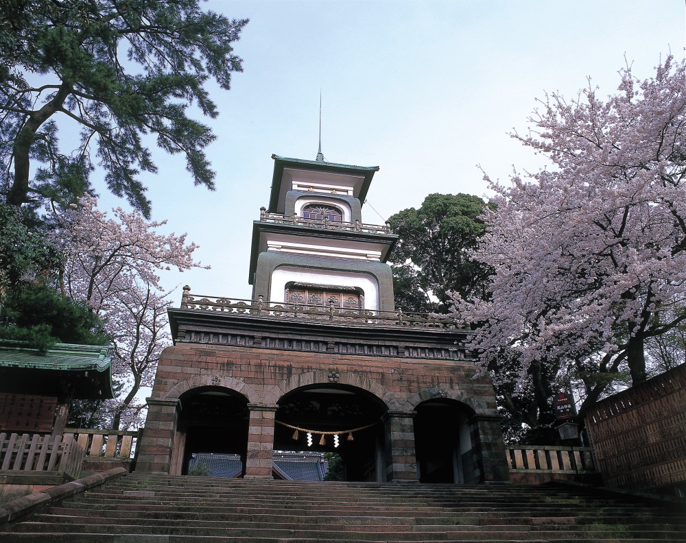 尾山神社（春）