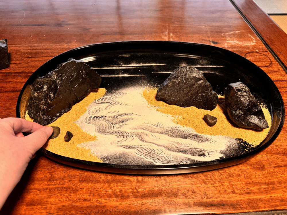 【石川県文化×観光体験】金沢の静寂を感じる“盆石体験”|染物平木屋で出会う心を整える時間