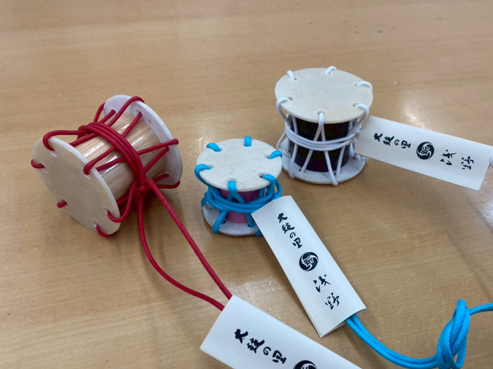 金沢で伝統工芸体験|石川県観光物産館で和菓子作り・締太鼓作り・加賀八幡起上りの手描きに挑戦!