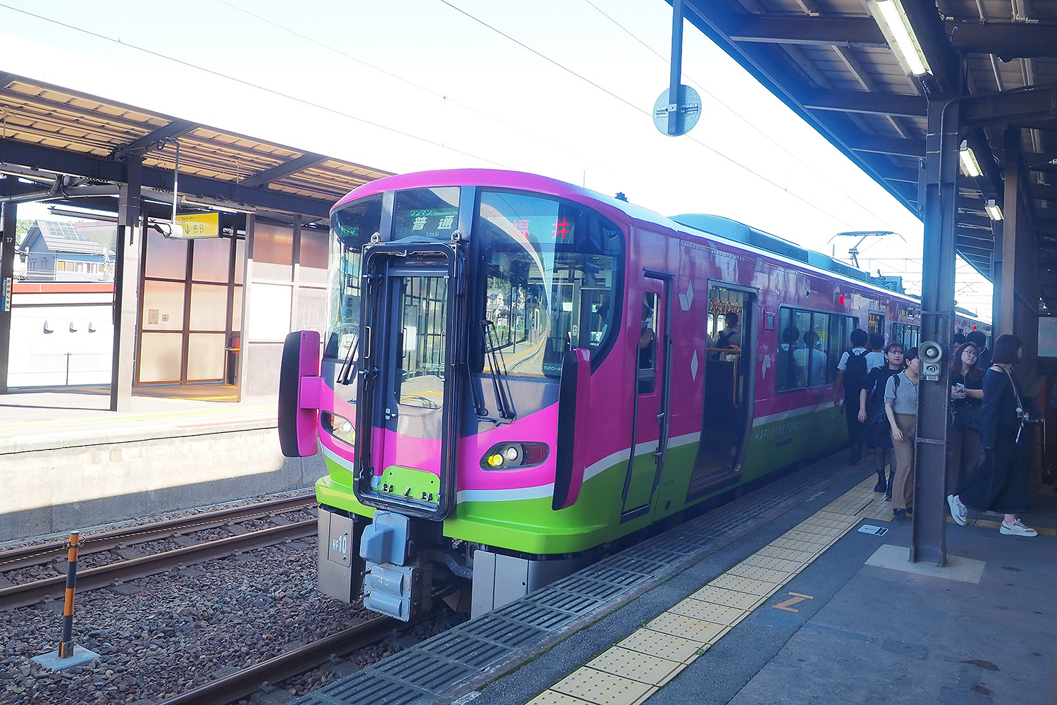 ド派手なローカル電車