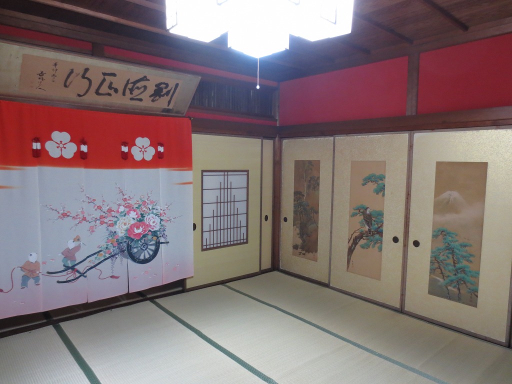 とら屋陶器店(ことらや)